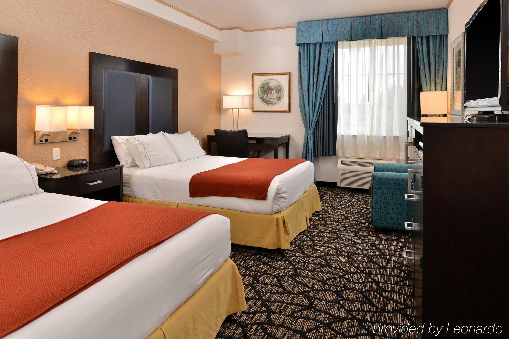 Express & Tacoma South - By Ihg