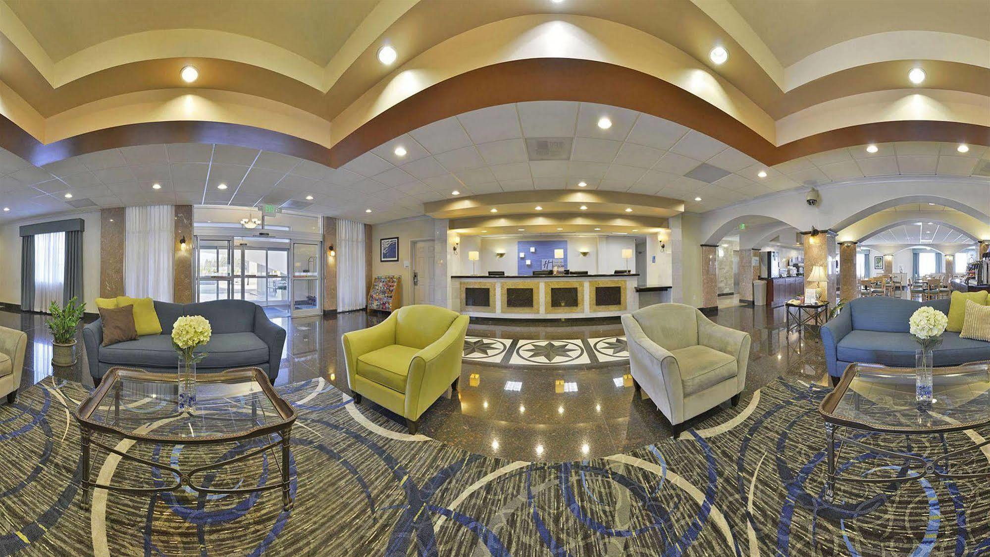 Hotel Express & Tacoma South - By Ihg 2*