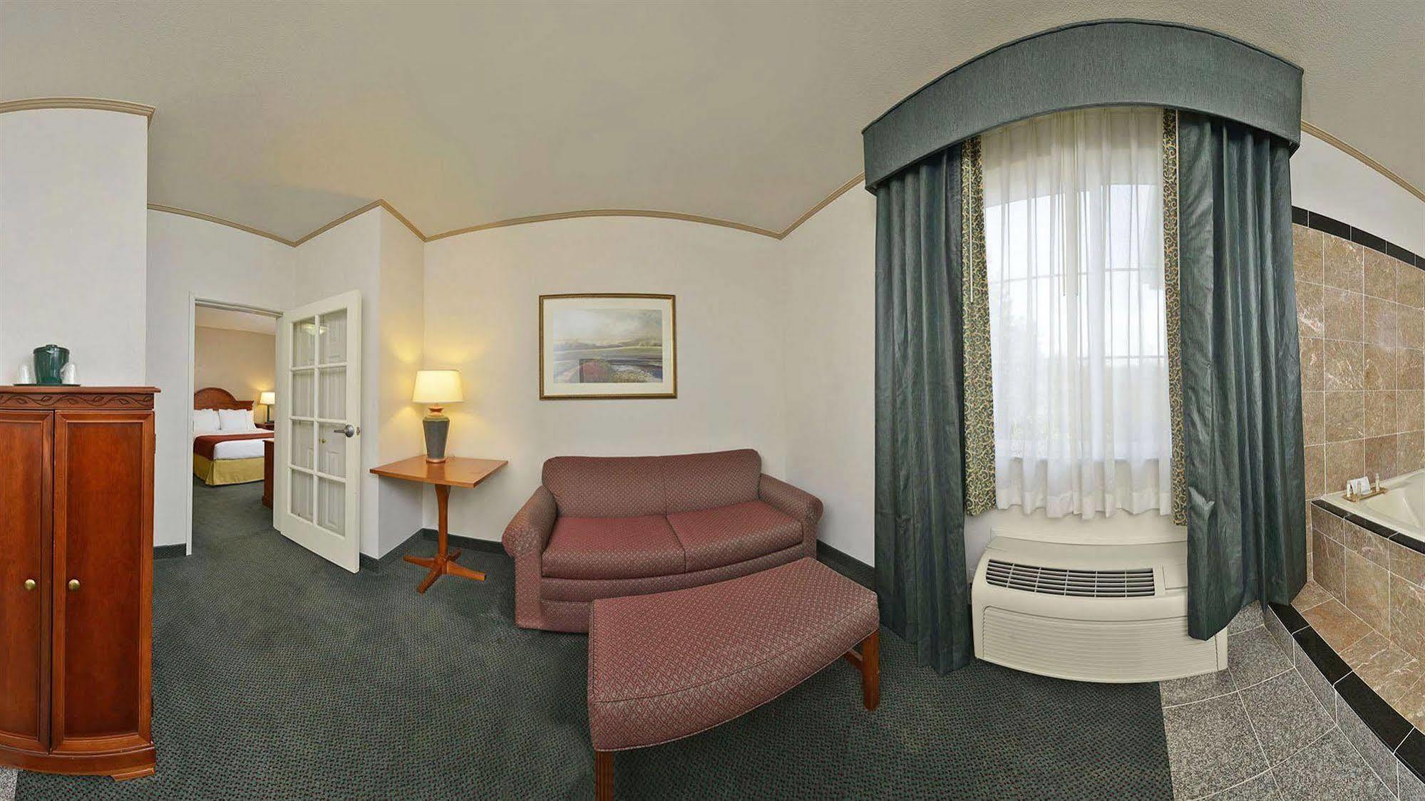 Hotel Express & Tacoma South - By Ihg Lakewood