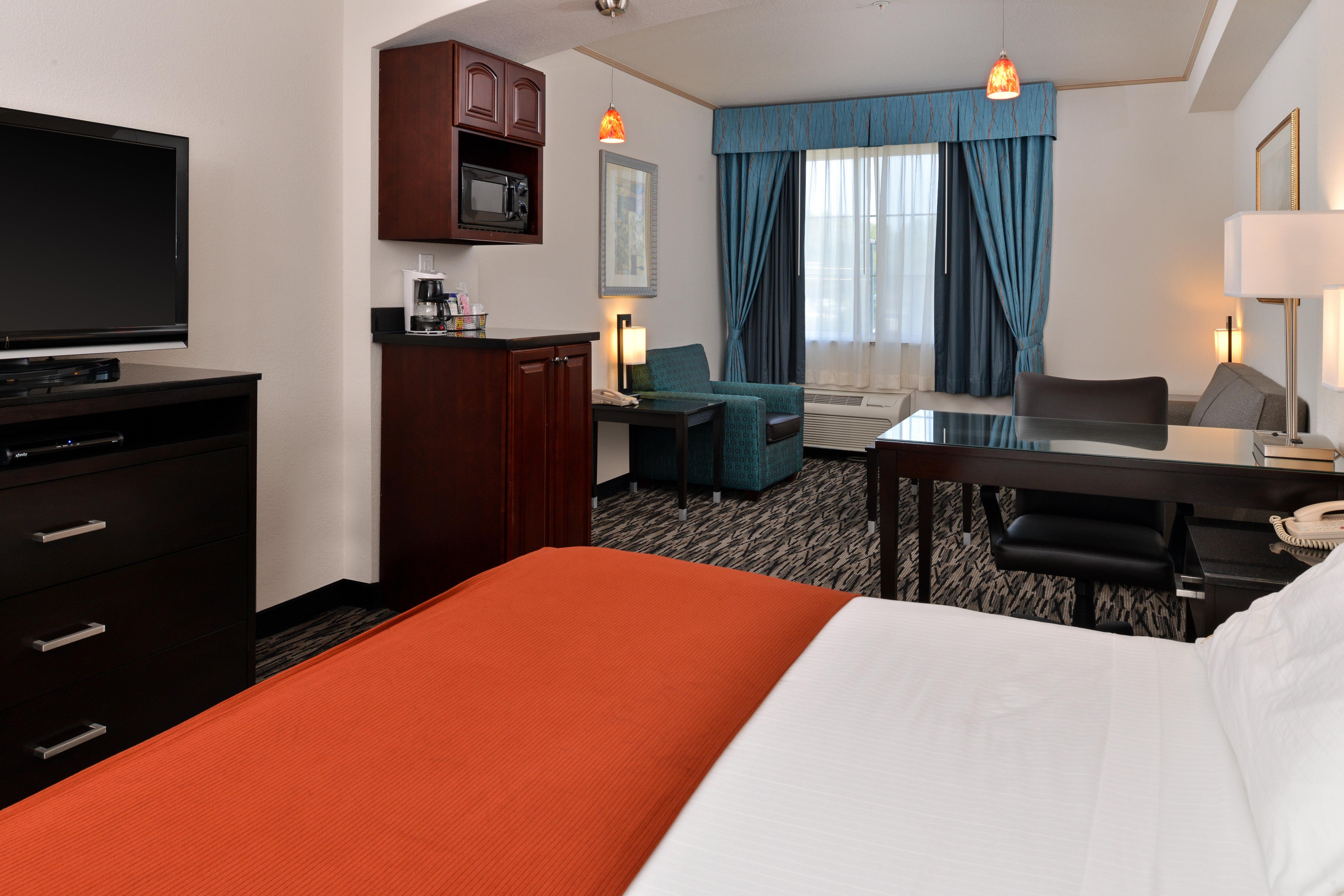 Express & Tacoma South - By Ihg
