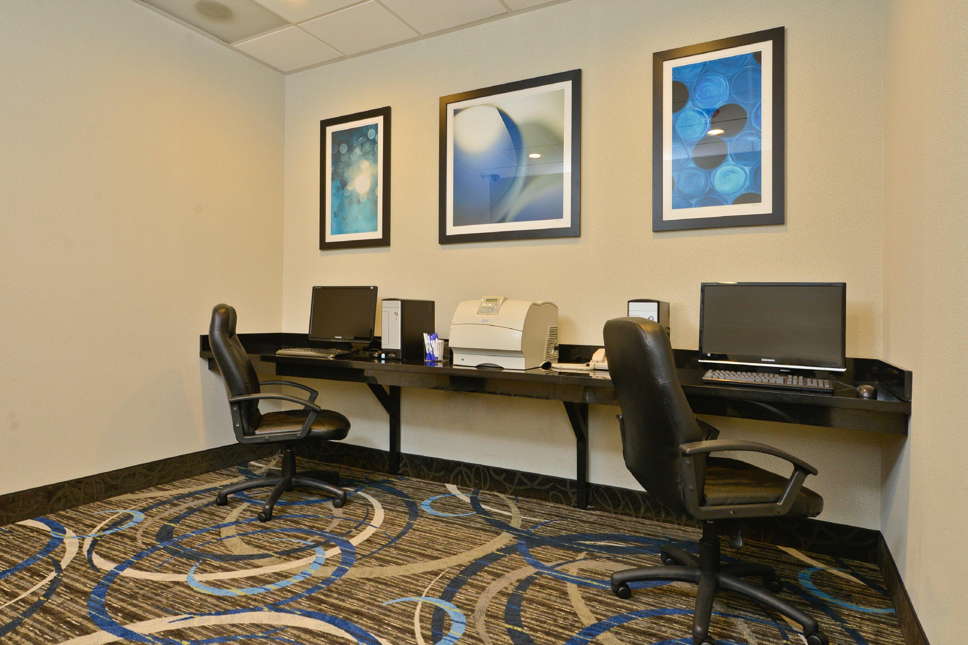Hotel Express & Tacoma South - By Ihg